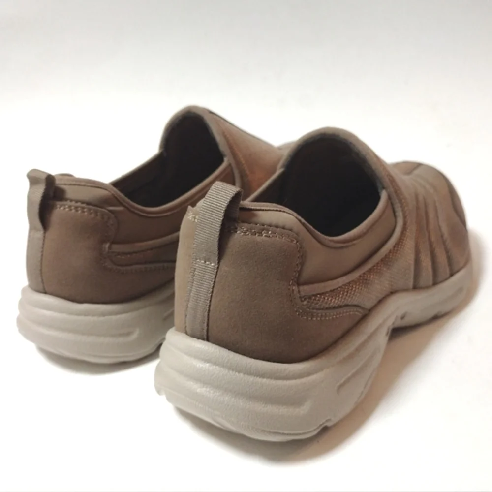 Easy Spirit Women's Brigg2 Slip-On Comfort Walking Sneakers Beige Size 11